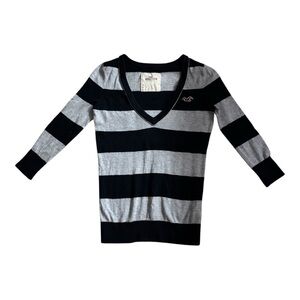 vintage hollister grey and dark navy blue striped v neck 3/4 sleeve sweater top